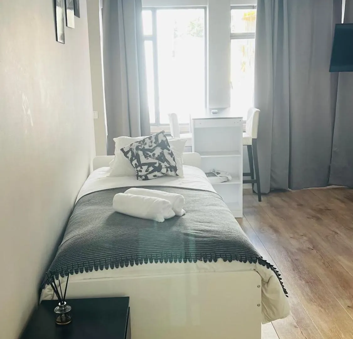 Homestay Apartamento Sociedade Farmaceutica Lisbon Portugal